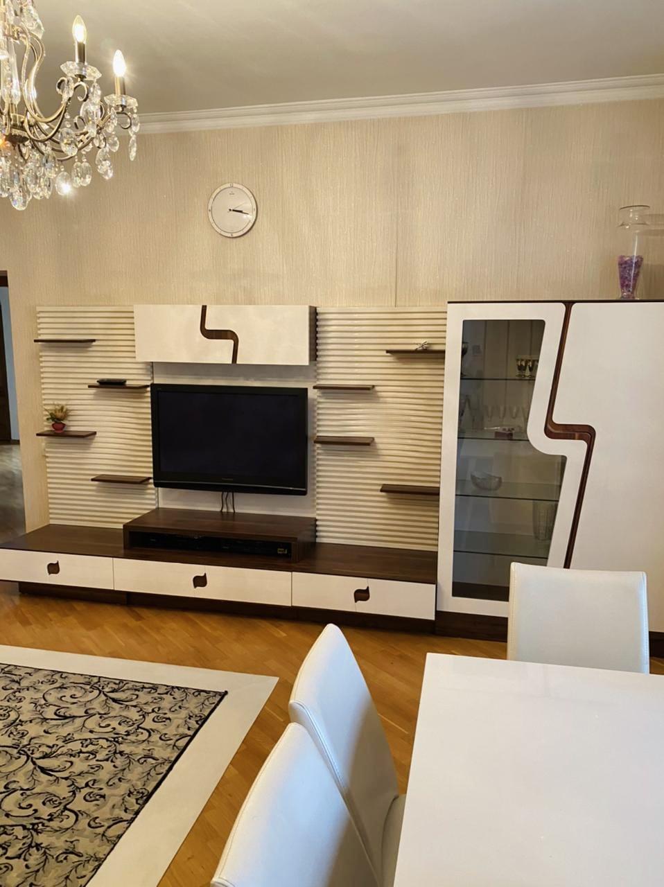 4 otaqlı mənzil, 150 m², Niyazi küçəsi, 5 — kirayə — Mənzil, Bakı (3)