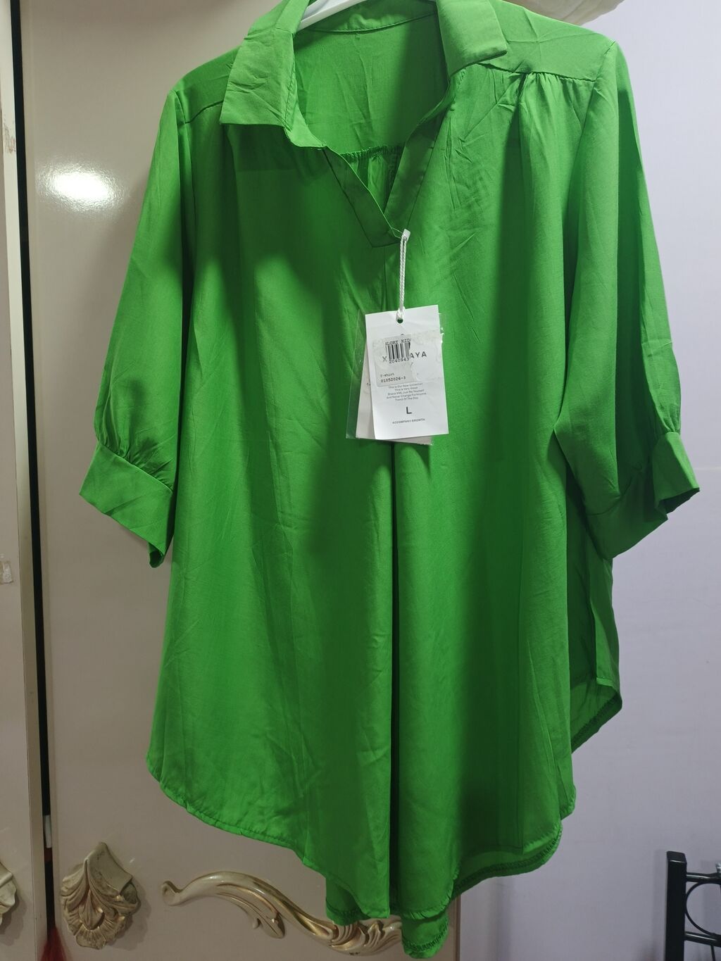 Yaşıl rəngli qadın köynəyi - Model: boş kəsim, arxası bir qədər uzun — Köynək, Xırdalan (2)