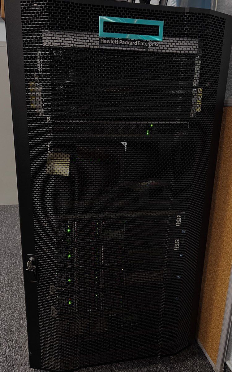 HPE 22U server rack kabinet +aksesuarlar — Şəbəkə və server avadanlığı, Bakı (2)