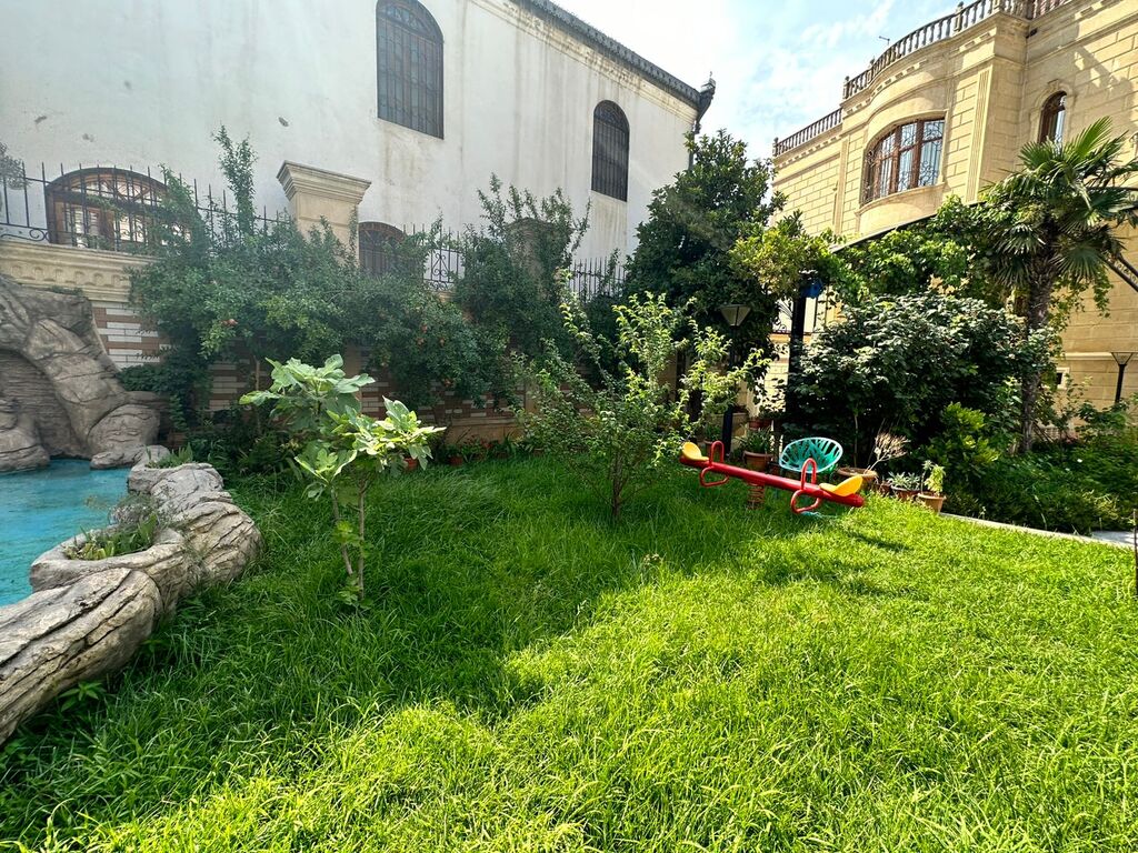 Satılır 8 otaqlı həyət evi/bağ evi 800 m² — Ev, villa, Bakı (4)