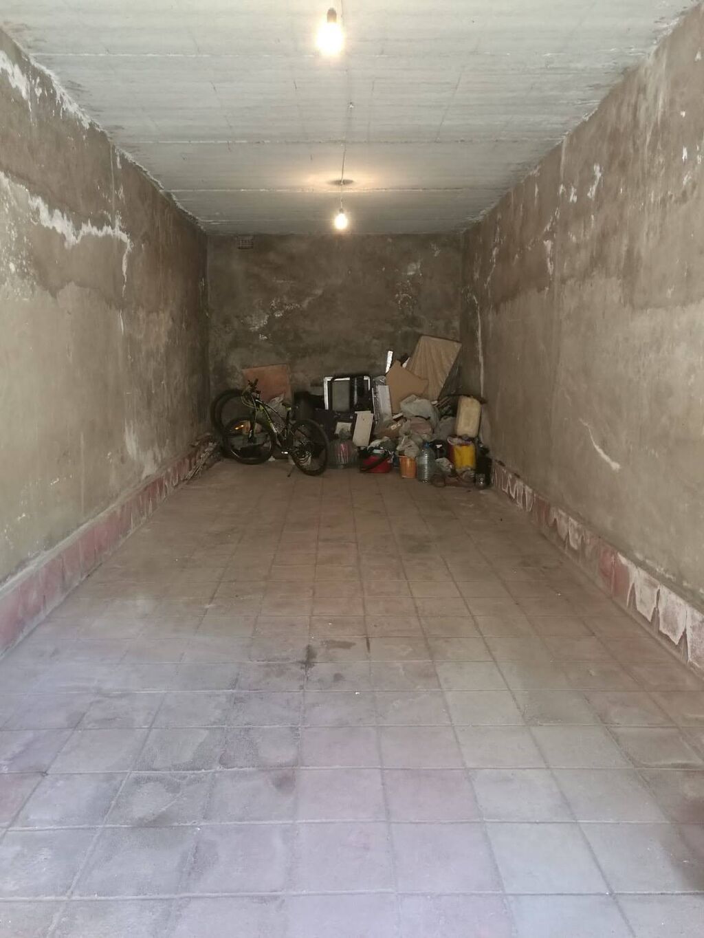 Geniş qapılı, beton tavanlı və kafel döşəməli qapalı qaraj/ankardan — Garaj, Bakı (3)