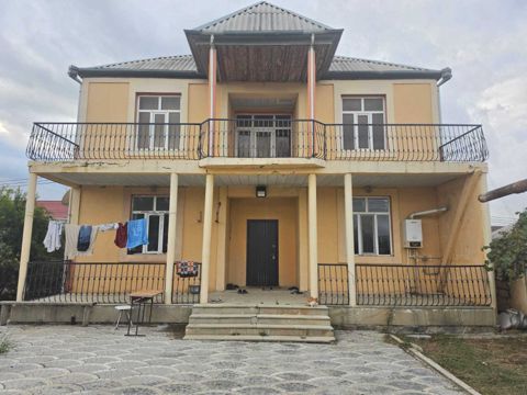 Satılır 7 otaqlı həyət evi/bağ evi 200 m² — 149 000 ₼ · Bakı · Ev, villa Satılır 7 otaqlı həyət evi/bağ evi 200 m² — Bakı