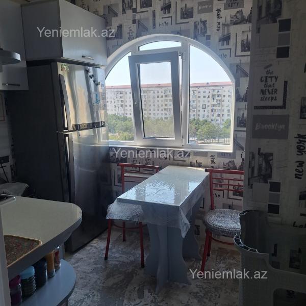 Satılır 2 otaqlı Bina evi menzil (Köhnə tikili), 60 m², 10-cu mikrorayon — Mənzil, Sumqayıt (9)
