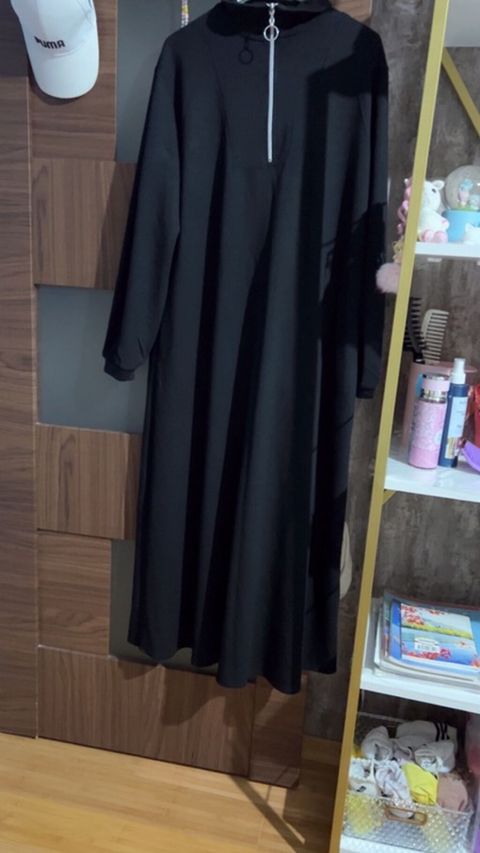 Qara rəngdə uzun don.matrealı oyşodu türkiyenindi.100-kiloya kimi — 25 ₼ · Sumqayıt · Gündəlik paltarlar Qara rəngdə uzun don.matrealı oyşodu türkiyenindi.100-kiloya kimi — Sumqayıt