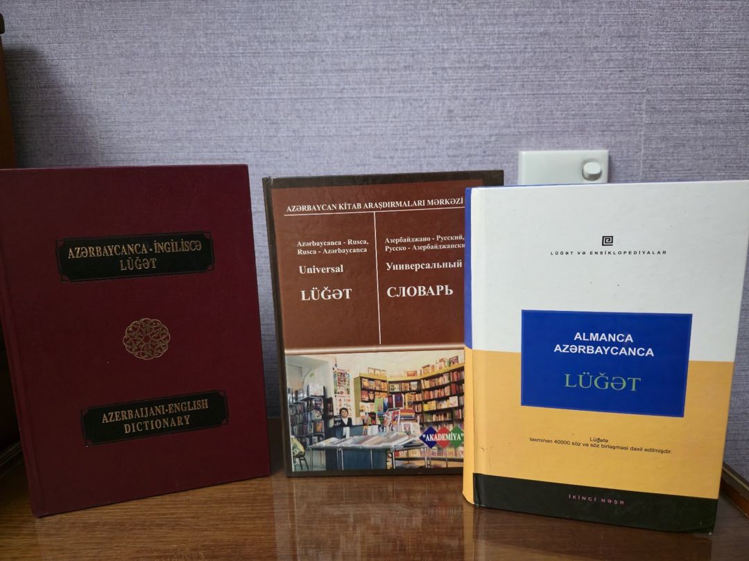 Lüğətlər kolleksiyası — Kitablar və jurnallar, Bakı (3)