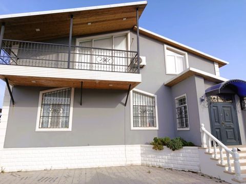 Satılır 7 otaqlı həyət evi/bağ evi 200 m² — 210 000 ₼ · Bakı · Ev, villa Satılır 7 otaqlı həyət evi/bağ evi 200 m² — Bakı