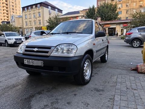 Chevrolet Nıva 1.7 2009 4x4 Mator, karobka və mostlar əla — Bakı