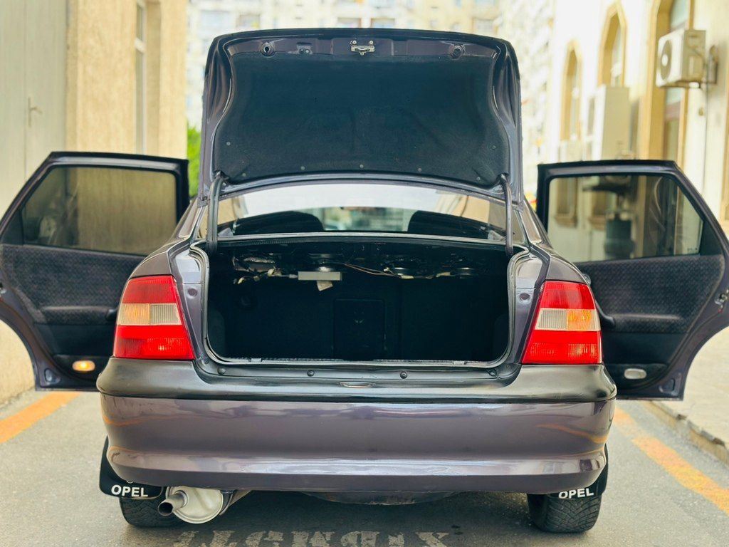 Opel Vectra, 1.8 L, 1996 il, 245 000 km 77-CB-281 — Avtomobillər, Sumqayıt (7)