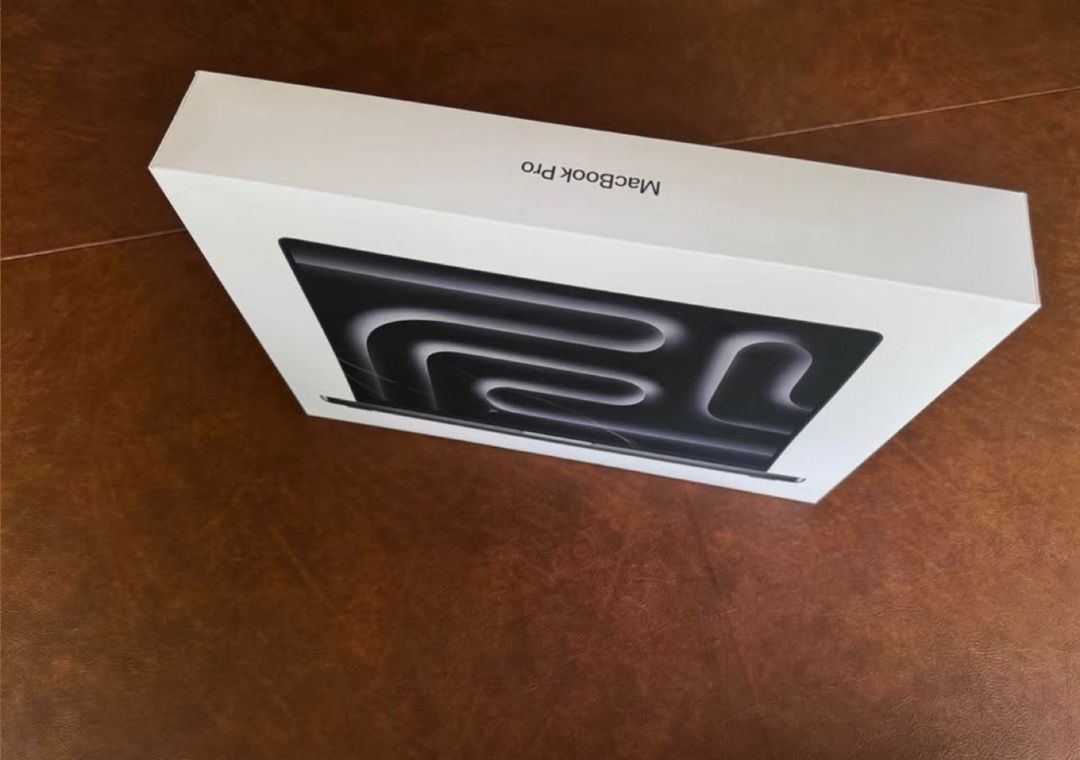 Apple Macbook Pro M5 Max 64GB/2TB — Noutbuklar, Bakı (2)