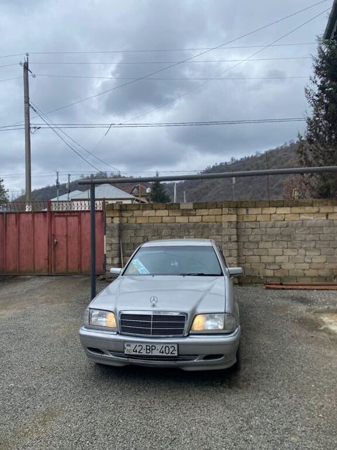 Mercedes C 250, 2.5 L, 1993 il, 535 646 km — Lənkəran