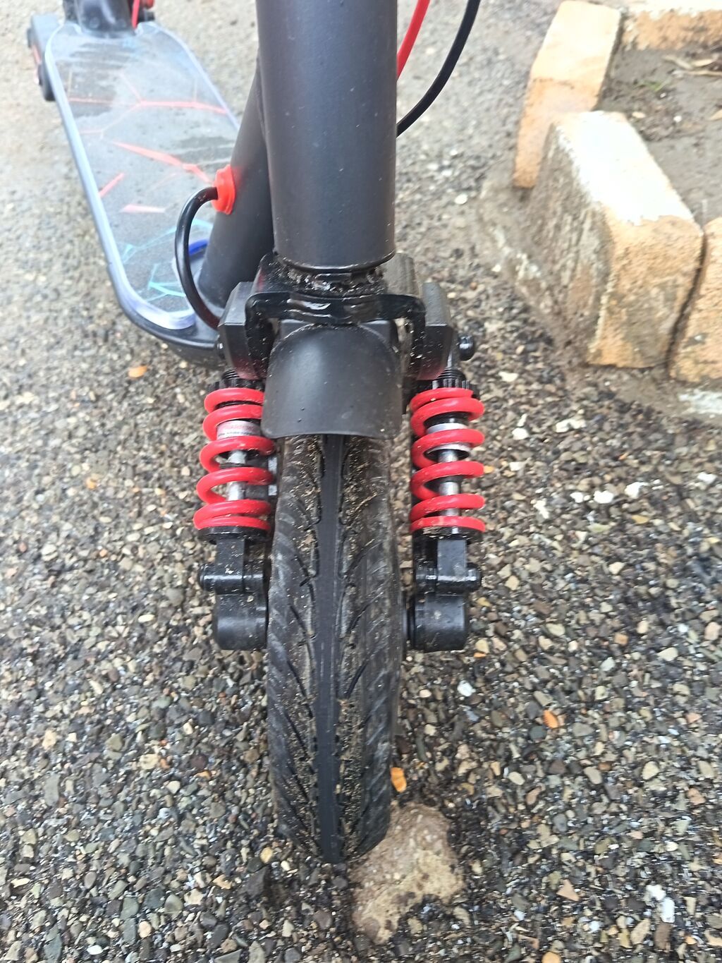 İşlənmiş Elektrik samokat 9", 250 Vt, 26 - 35 km/s, Ünvandan götürmə — Skuterlər, Digah (10)