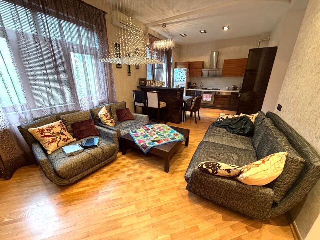 Satılır 6 otaqlı köhnə tikili 150 m² — Mənzil, Bakı (3)