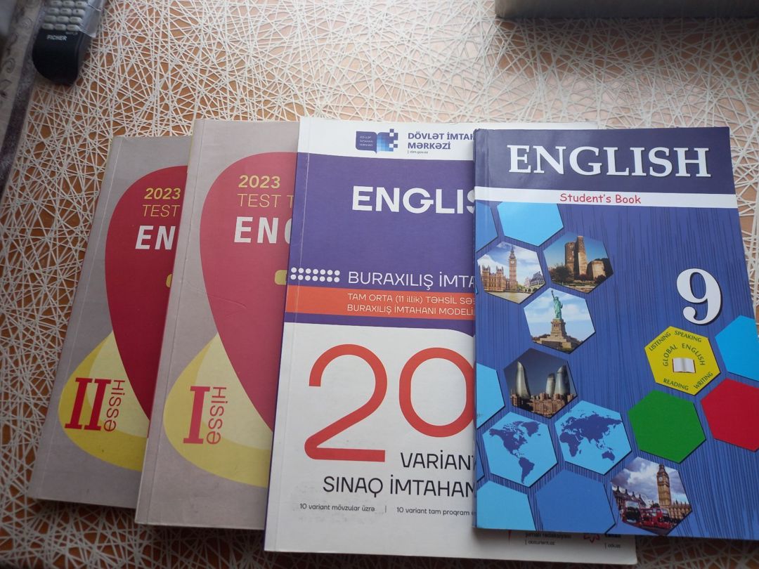 Dərsliklər — Məktəb və təhsil malları, Bakı (2)