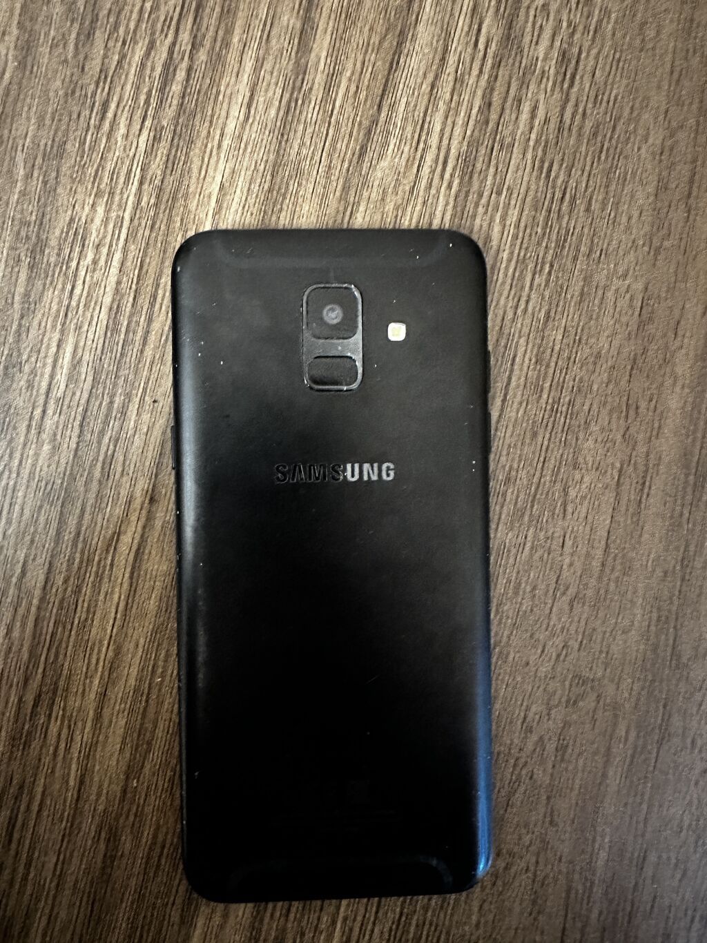 Samsung Galaxy A8 Plus 2018, 64 GB, rəng - Qara, Qırıq — Samsung, Sumqayıt (3)