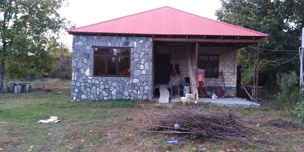 Təbii daşla üzlük və abadlaşdırma xidməti - Ev və kotteclərin — Fasad işləri, Şəki (3)