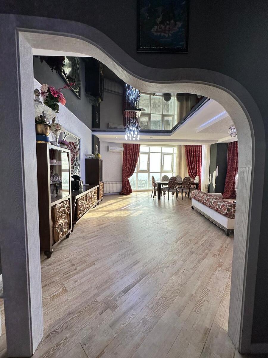 İcarəyə verilir 4 otaqlı yeni tikili 250 m² — Mənzil, Bakı (11)