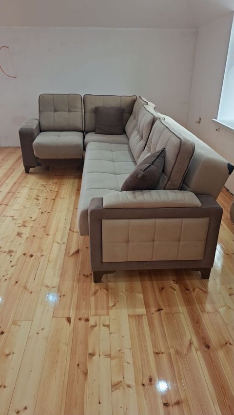 Divan 500 azn təzədi 1500 manata alnıb heç işlənilməyib açlır bazasda — 500 ₼ · Bakı · Divanlər Divan 500 azn təzədi 1500 manata alnıb heç işlənilməyib açlır bazasda — Bakı