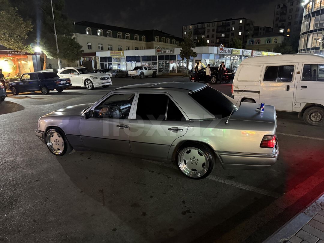 1993 Mercedes-Benz E 200, 1993, 70 km 90-UE-527 — Avtomobillər, Bakı (2)