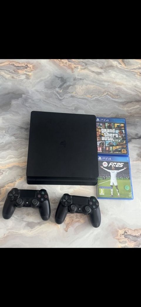 Sony PlayStation 4 Slim oyun konsolu seti. 2pult və yaddaşında olan — Bakı