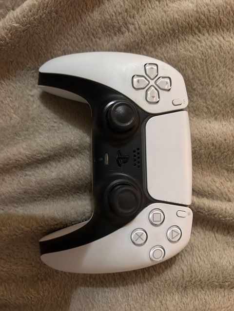 PlayStation 5 DualSense simsiz oyun pulti Problemı VAR — 70 ₼ · Bakı · Oyun konsolları PlayStation 5 DualSense simsiz oyun pulti Problemı VAR — Bakı