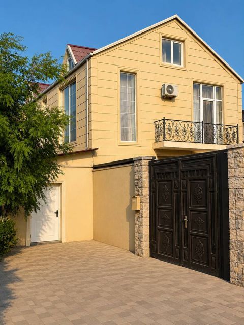 Satılır 4 otaqlı həyət evi/bağ evi 165 m² — 340 000 ₼ · Bakı · Ev, villa Satılır 4 otaqlı həyət evi/bağ evi 165 m² — Bakı