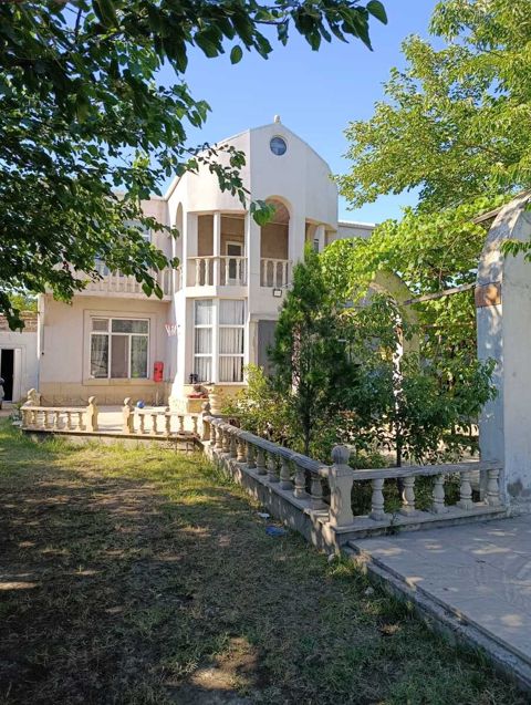 Satılır 9 otaqlı həyət evi/bağ evi 350 m² — Bakı