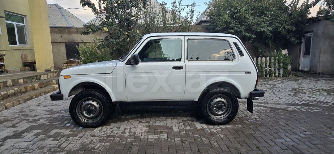 2010 VAZ (Lada) 4x4 Niva, 1.7 L, 2010, 70,600 km 88-CB-070 — Avtomobillər, Bakı (3)