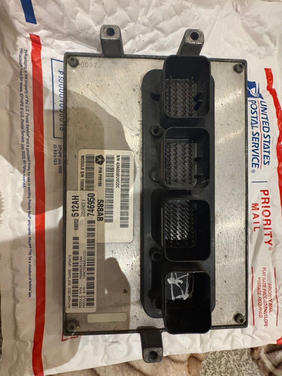 Jeep Grand Cherokee 2011-2013 ECU beyni 68052512AH — Ehtiyat hissələri və aksesuarlar, Bakı