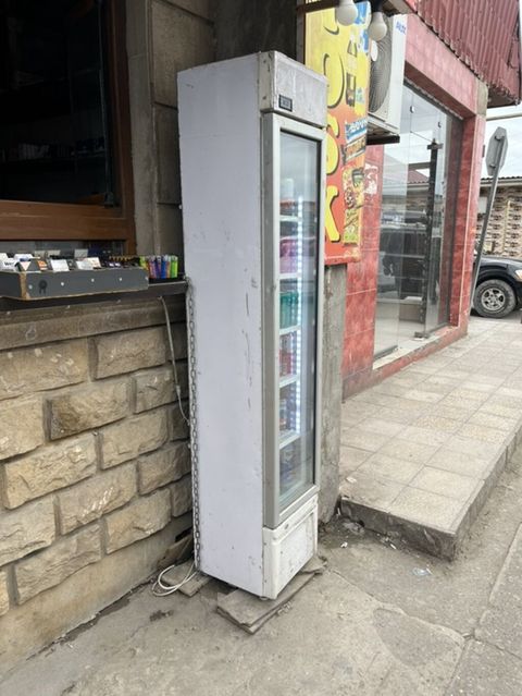 Şüşə qapılı dik vitrin soyuducu - Tip: Ticarət vitrini, içkilər üçün — 420 ₼ · Digah · Soyuq vitrini Şüşə qapılı dik vitrin soyuducu - Tip: Ticarət vitrini, içkilər üçün — Digah