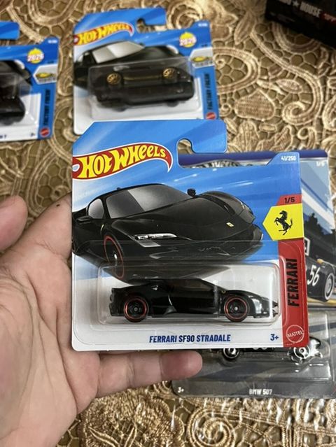 Hot Wheels – Ferrari SF90 Stradale miniatürü - Brend: Hot Wheels — Bakı