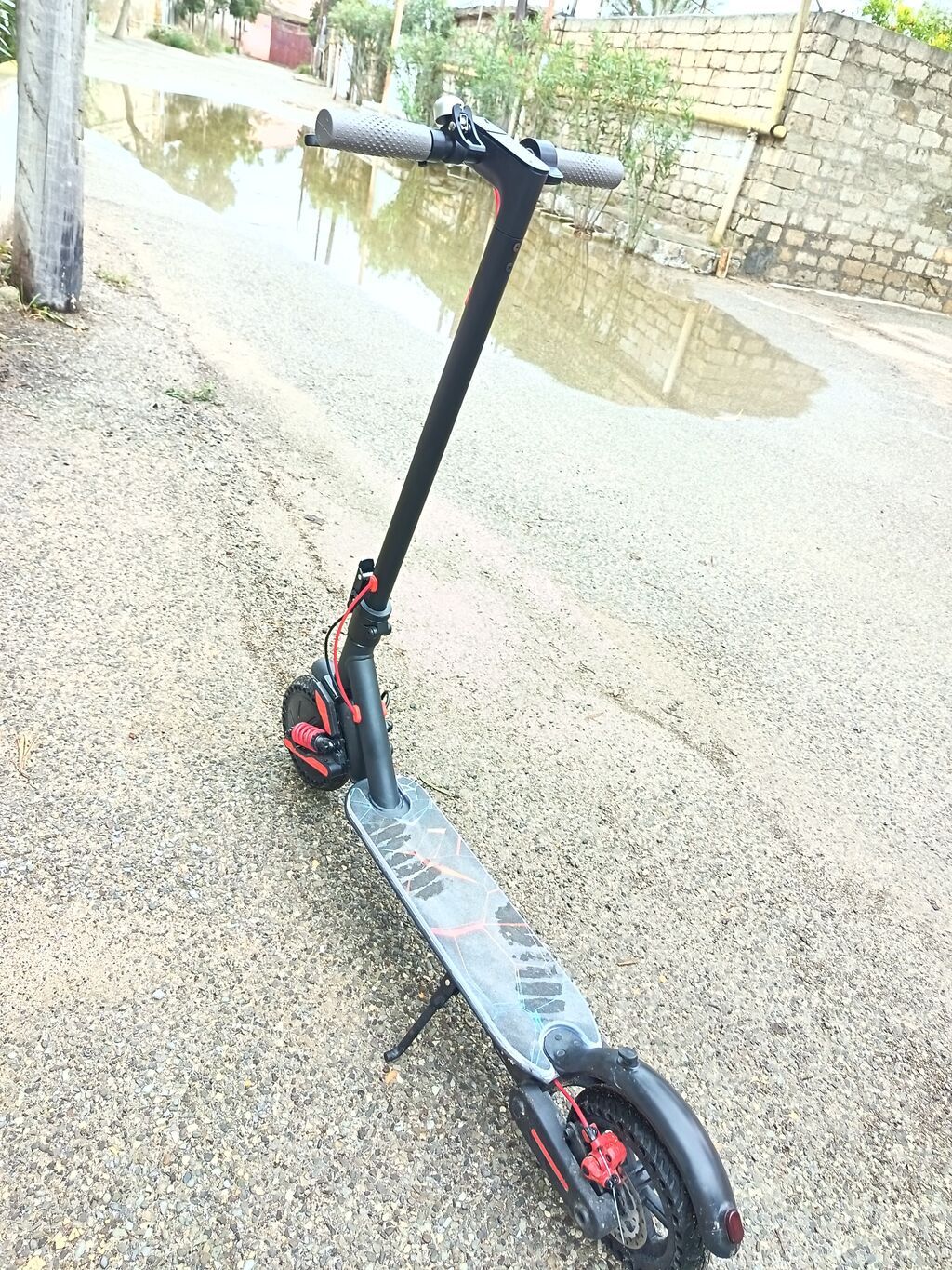 İşlənmiş Elektrik samokat 9", 250 Vt, 26 - 35 km/s, Ünvandan götürmə — Skuterlər, Digah (5)
