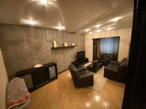 Satılır 2 otaqlı köhnə tikili 57 m² — Mənzil