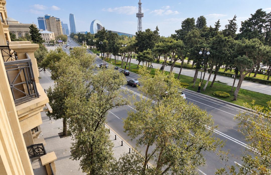 Satılır 6 otaqlı köhnə tikili 360 m² — Mənzil, Bakı (10)