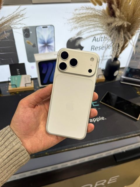 Apple iPhone 17 Pro Max Silver 256GB/12GB — 2 499 ₼ · Bakı · Smartfonlar Apple iPhone 17 Pro Max Silver 256GB/12GB — Bakı