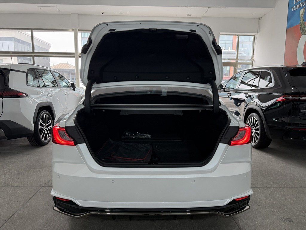 Toyota Camry, 2.0 L, 1 kWh, 2025 il, 2 900 km — Avtomobillər, Bakı (12)