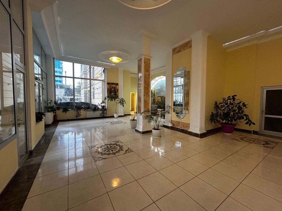 7 otaqlı mənzil, 306 m², просп., Нефтяников — Mənzil, Bakı (6)