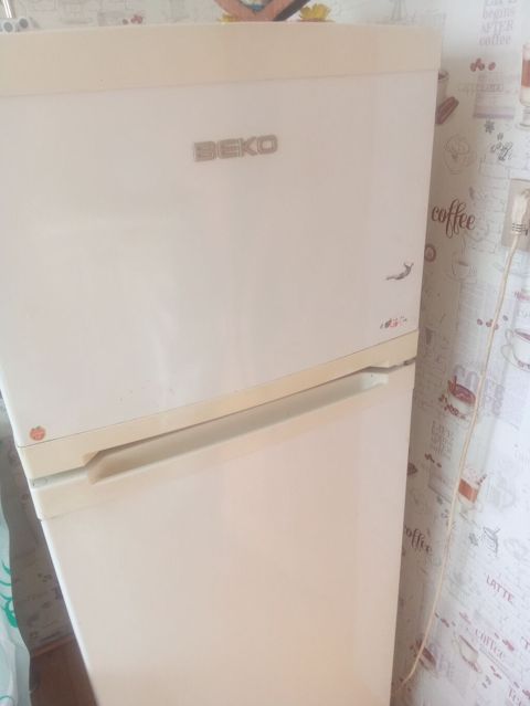 Beko iki qapılı soyuducu - Brend: Beko - Tip: İki kameralı, üstdə — Mingəçevir
