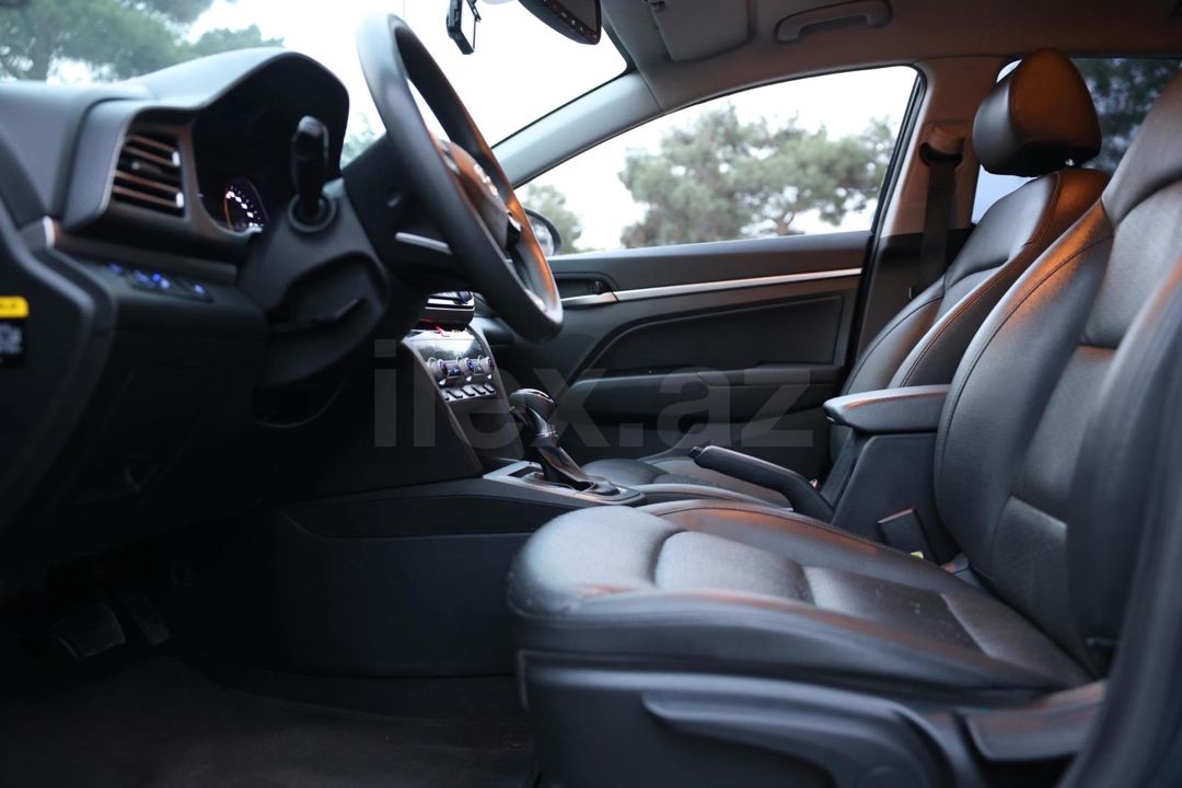 2019 Hyundai Avante, 1.6 L, 2019, 191,000 km — Avtomobillər, Bakı (4)