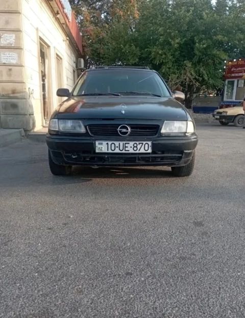 Opel Astra: 1.8 l 1995 il Universal — Mehdiabad