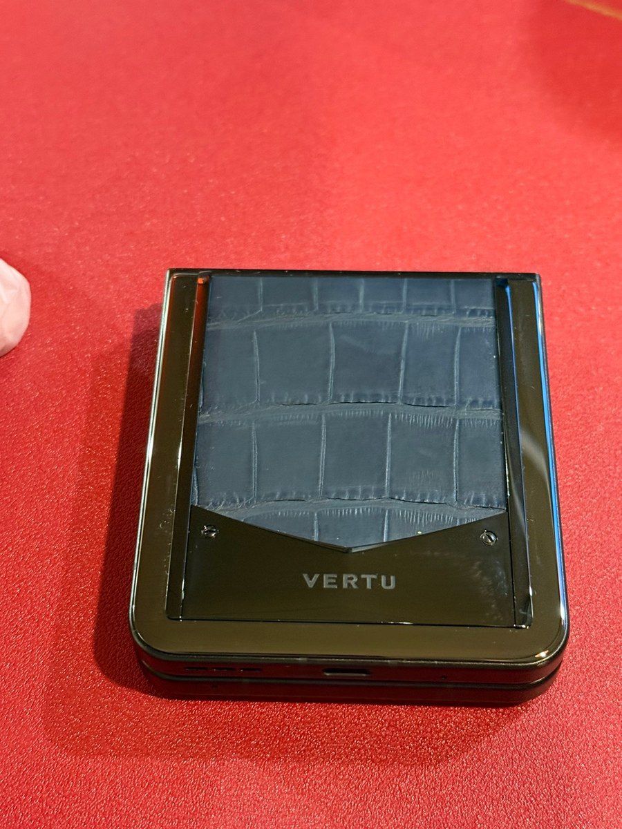 Vertu Ironflip Alligator Skin Basalt Black 512GB/12GB — Smartfonlar, Bakı (9)
