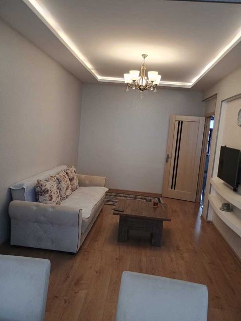 Satılır 3 otaqlı köhnə tikili 75 m² — Bakı