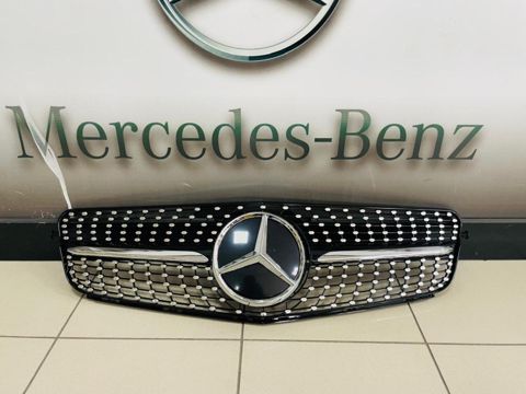 Mercedes W203 2008-2013 radiator barmaqlığı — Bakı