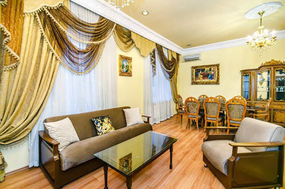 İcarəyə verilir 4 otaqlı köhnə tikili 160 m² — Mənzil, Bakı (2)