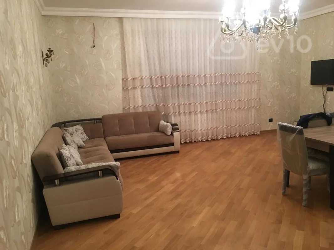 3 otaqlı mənzil, 110 m², tib uni — kirayə — Bakı
