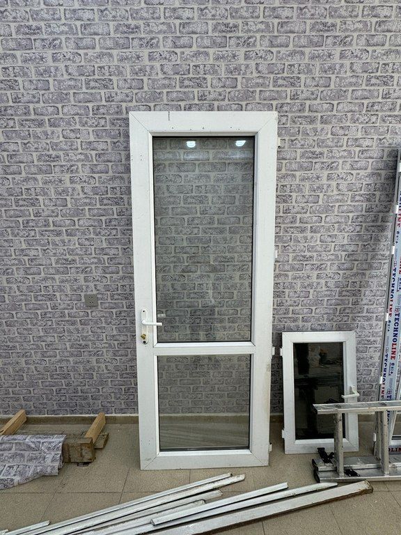 Plastik qapı və çərçivə — Təmir və inşaat, Bakı
