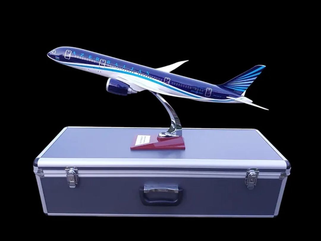 Azal Boeing 787 Premium təyyarə modeli — Kolleksiyalar, Bakı (6)