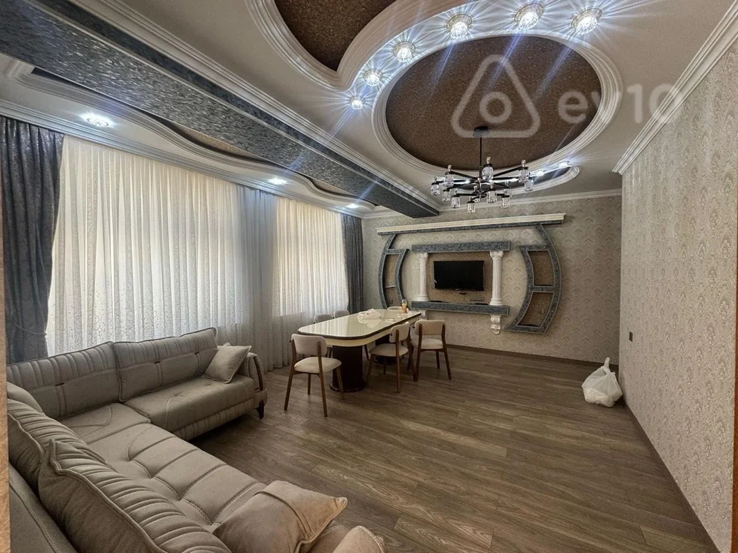 3 otaqlı mənzil, 135 m², Hənifə Ələsgərova — kirayə — Bakı