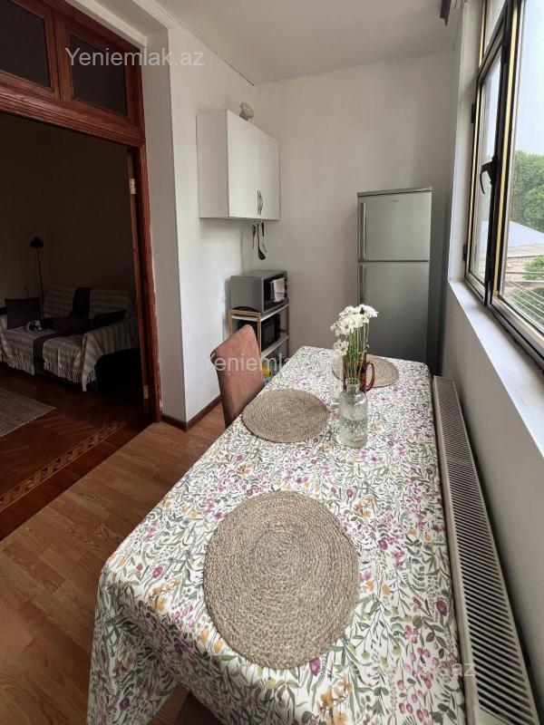 Kirayə 2 otaqlı Bina evi menzil (Köhnə tikili), 70 m², Səbail rayonu — Mənzil, Bakı (2)