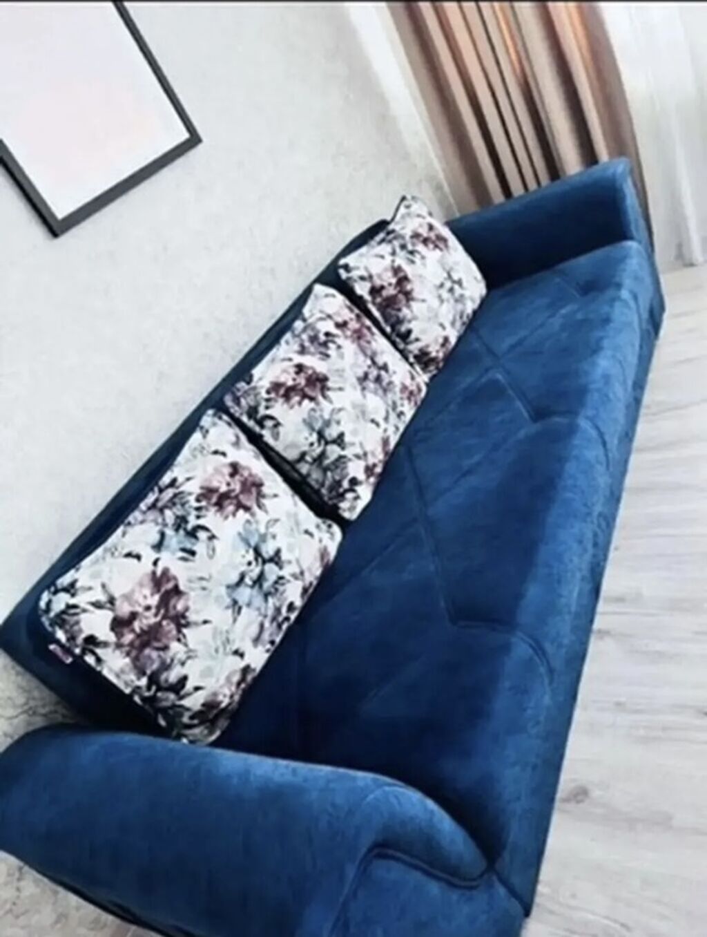 parça üzlük, yanları qalın süngərlə formalaşdırılmış rahat qol — Divanlər, Bakı (3)