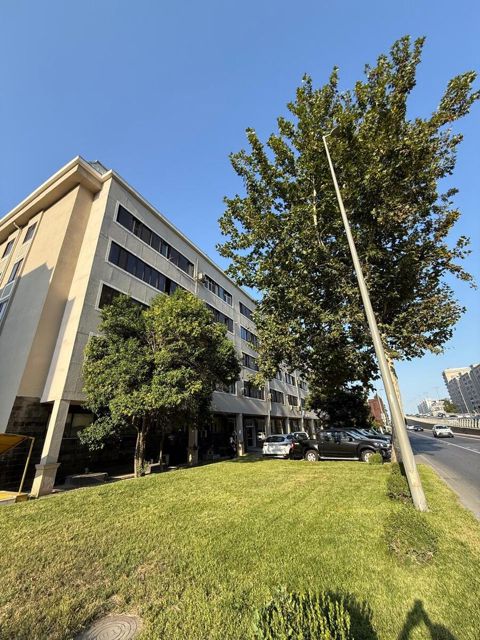 Satılır 3 otaqlı köhnə tikili 98 m² — Bakı